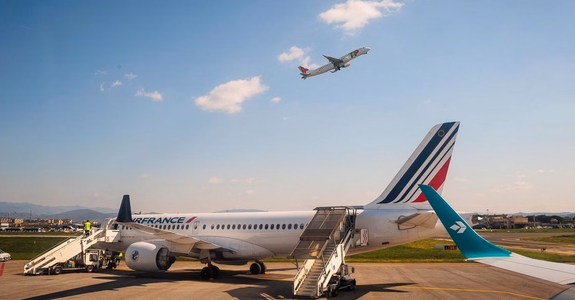 Voyager en France : activez votre eSIM avant l’atterrissage pour profiter de la connexion sans frais d’itinérance